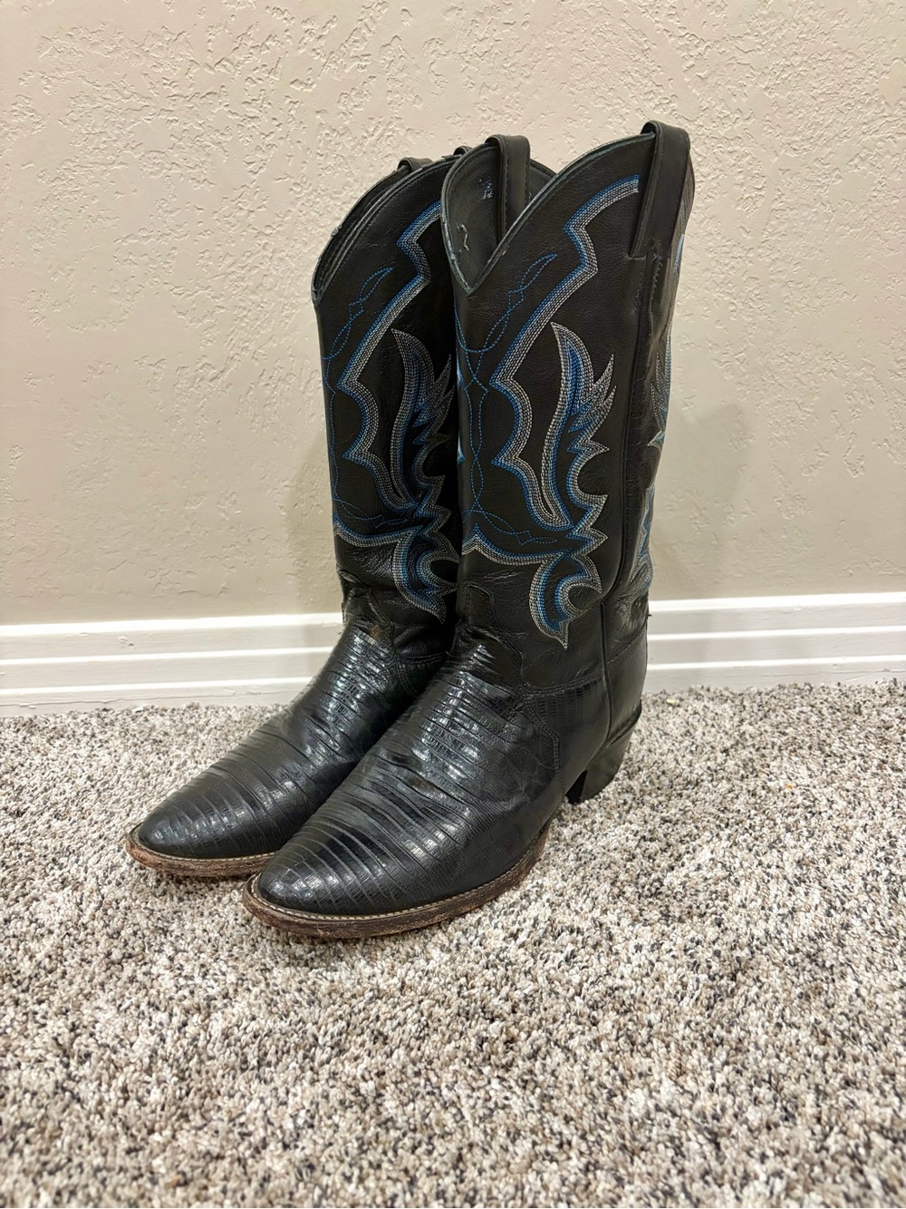 Justin Boots Black Leather Western Boots with Blue Stitching